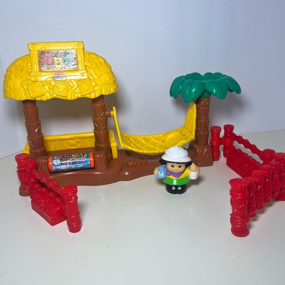 Fisher Price Little People ABC Nursery Accessory for Abc Mat Sonya w/ Bottle - Picture 1 of 6